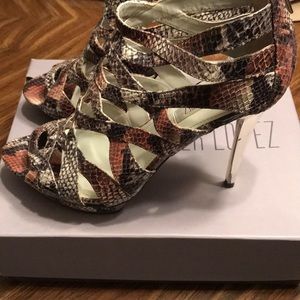 Jennifer Lopez snakeskin heels